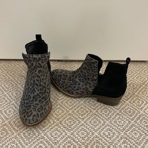 Diba True Two Tone V Cut Ankle Boots